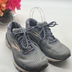 Brooks Adrenaline 20 Blue Peach Running Shoes Sz 8. BRK0258